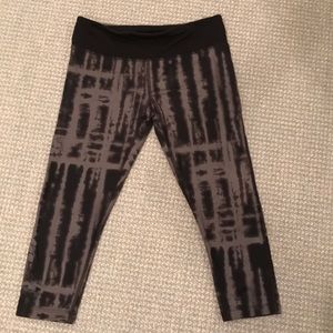 Under Armour Cropped Leggings